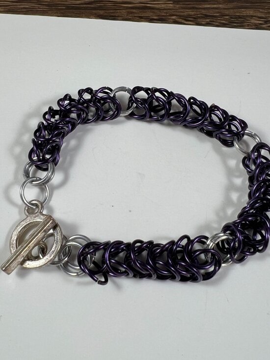 Handmade Purple & Silver Chainmaille Bracelet With Toggle Clasp - Unisex Fashion - Picture 3 of 3